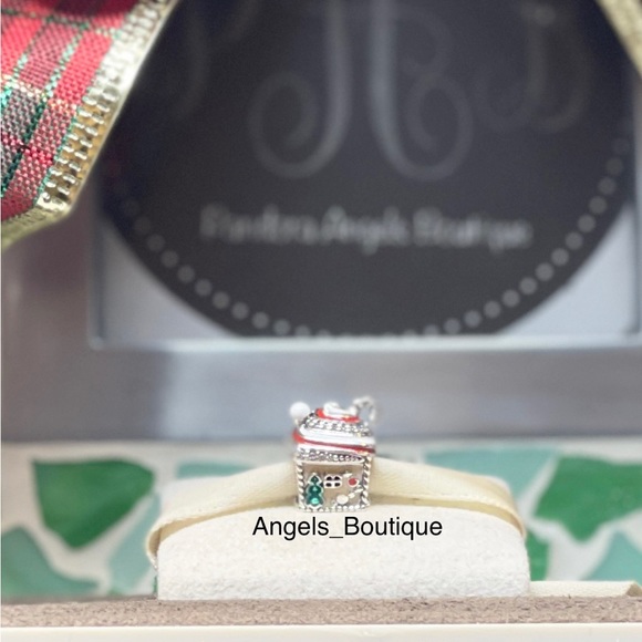 New Pandora Festive Gingerbread House Charm - Picture 1 of 6